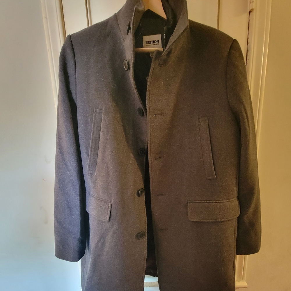 Beautiful men's Express coat